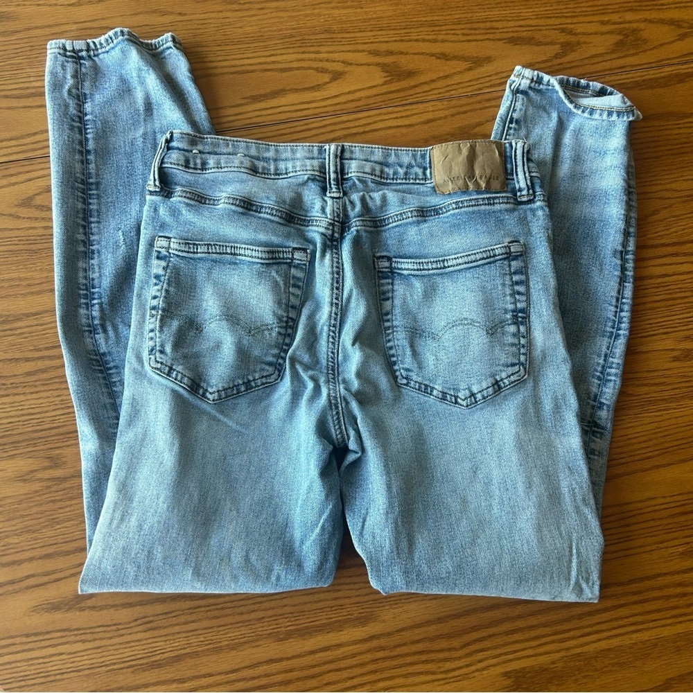 AR Men’s Light Wash Distressed Jeans 30x32 Slim Straight Ripped Patched Vintage - Picture 4 of 5